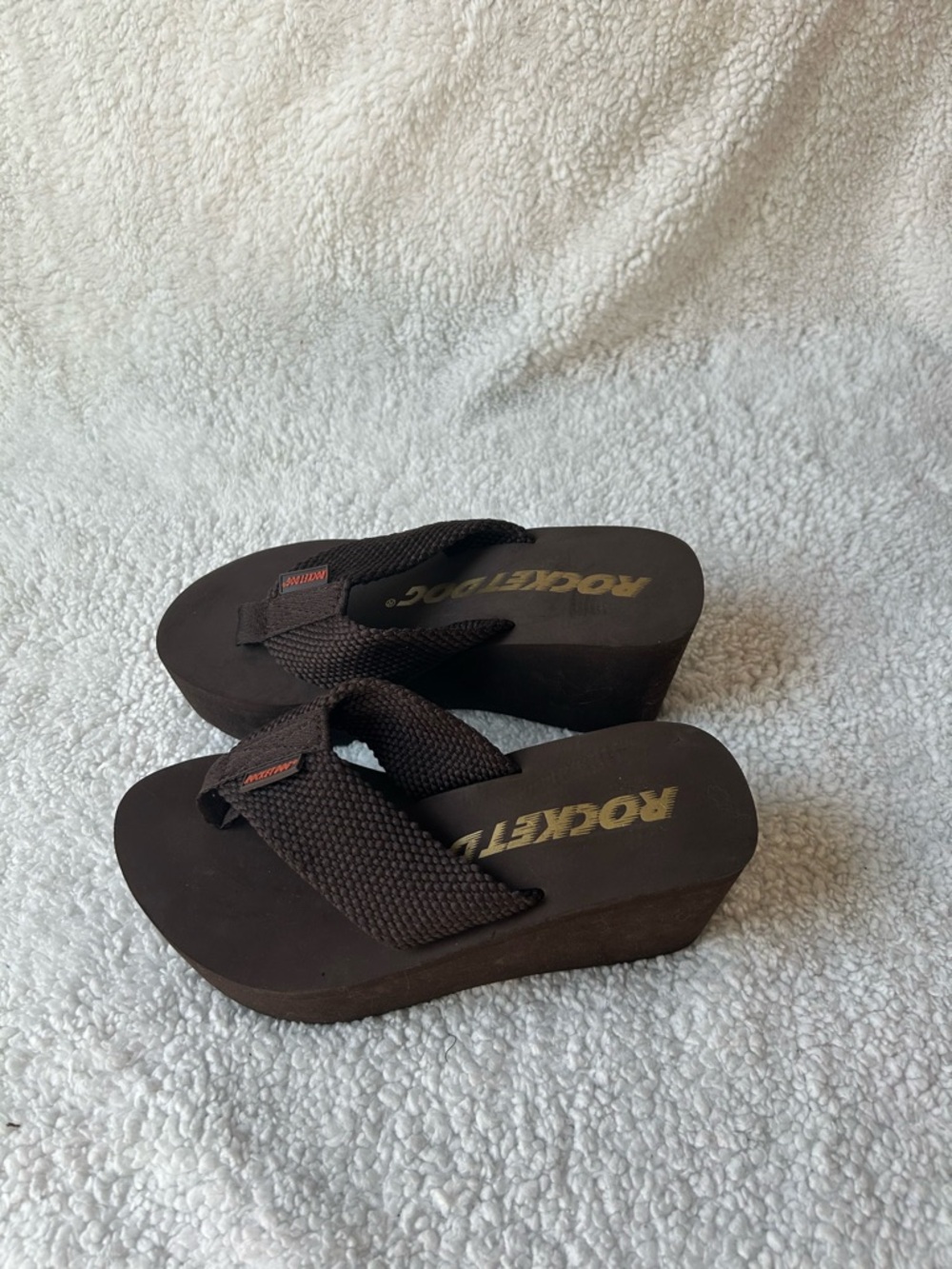 Rocket Dog Dark Brown Foam Thong Sandals - Picture 2 of 5